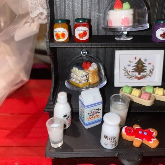 Miniature Food and Drink Set plus Hutch - Picture 3 of 3